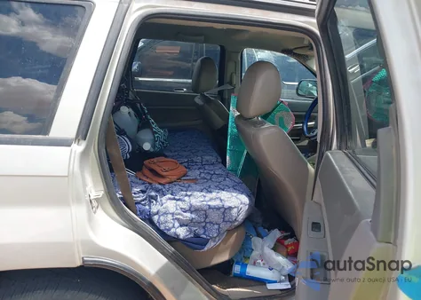 2010 Jeep Grand Cherokee Laredo from USA, damaged, VIN 1J4PR4GK2AC143836